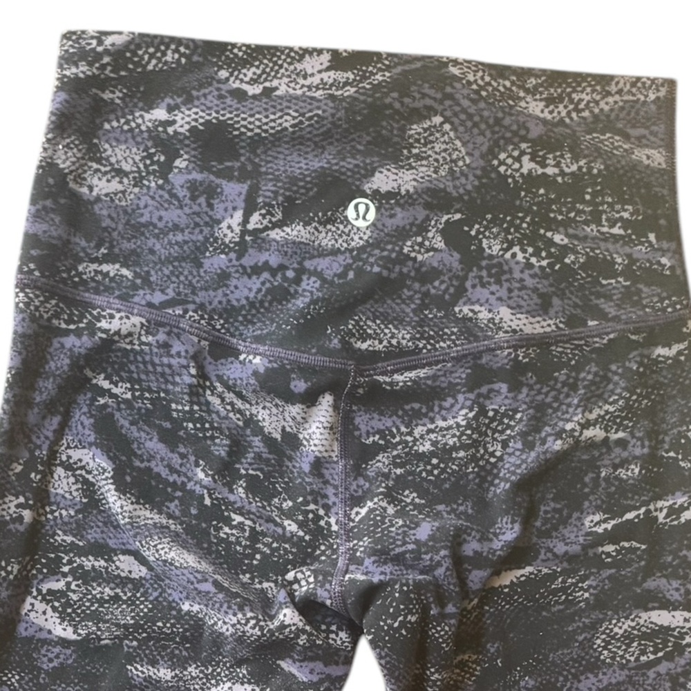 Lululemon Wunder Under Hi-Rise Size 4 - Picture 9 of 15